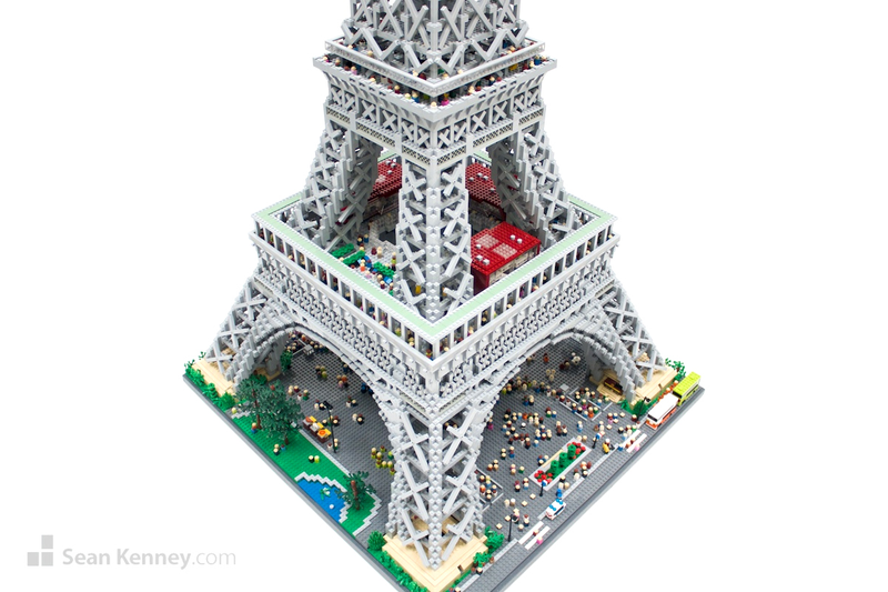 Illustration for article titled It's the Tiny Tourists That Make This Lego Eiffel Tower So Perfect